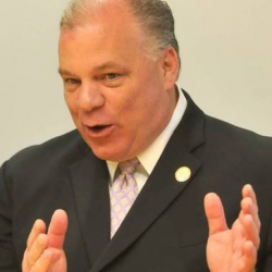 Stephen Sweeney Criticizes Multiple North Jersey Casino Plans as a Political “Scrum”